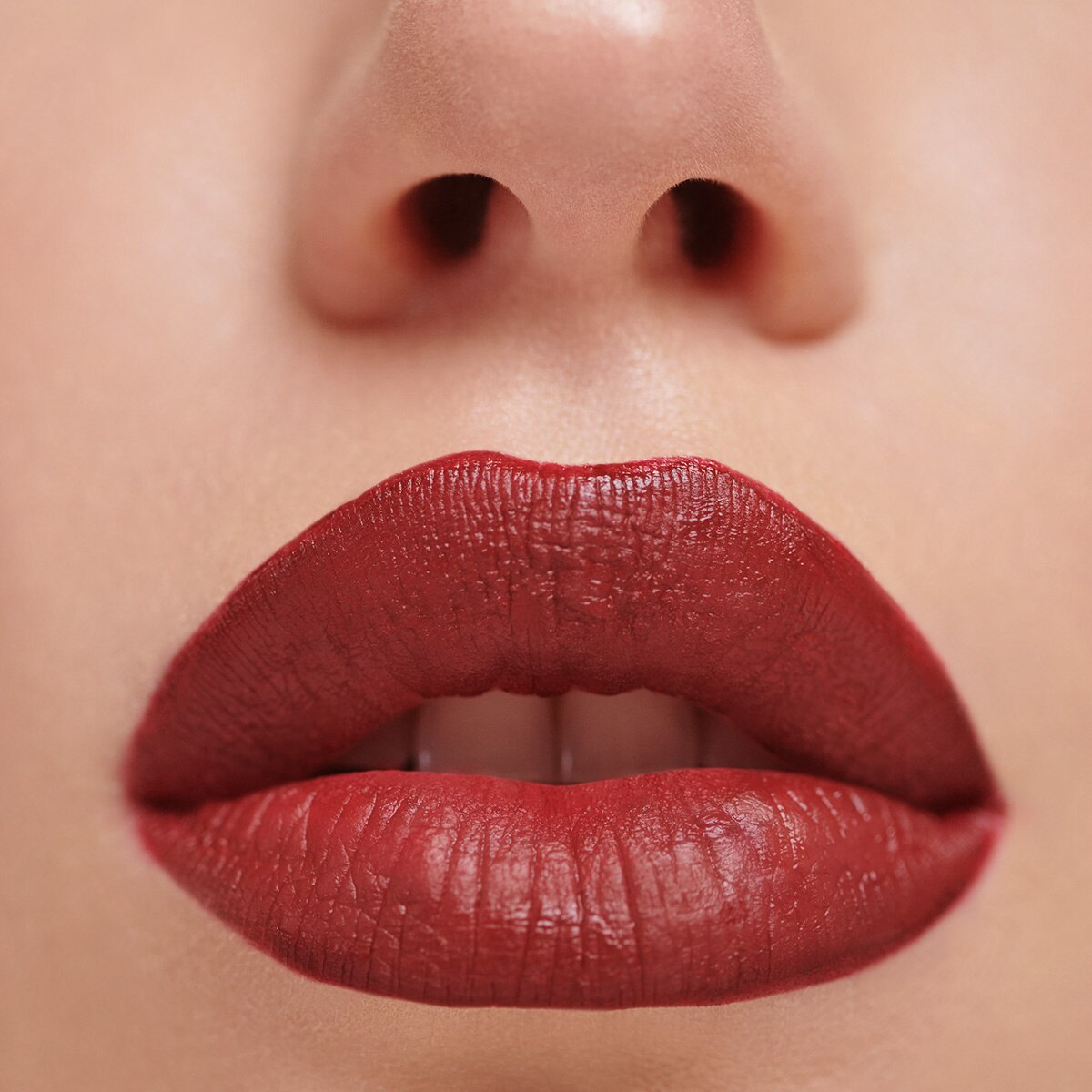 AGAINST ALL ODDS LIQUID LIPSTICK (LABIAL L&Iacute;QUIDO MATE)